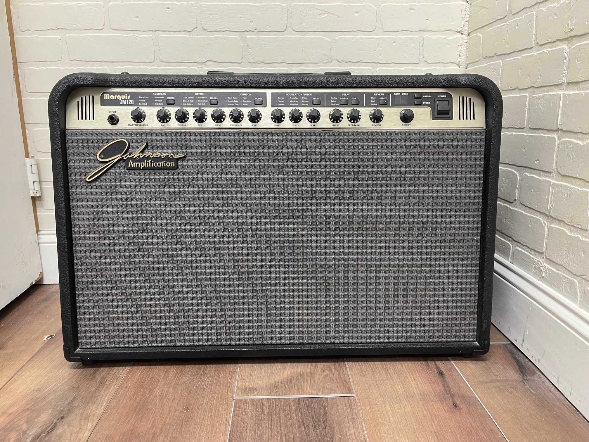 Johnson Marquis JM120 w/J8 footswitch
